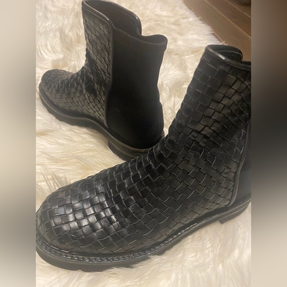 Stuart Weitzman 5050 Lift Woven Bootie - Picture 5 of 9